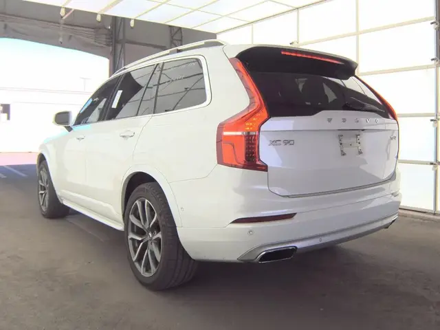 VOLVO XC90 T6 MOMENTUM 7-PASSENGER 2018