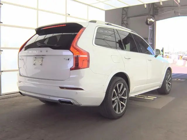 VOLVO XC90 T6 MOMENTUM 7-PASSENGER 2018