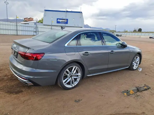 AUDI A4 ПОЛНЫЙ ПРИВОД) 2023