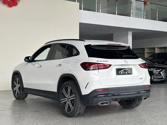 MERCEDES-BENZ GLA 220 4MATIC 2022