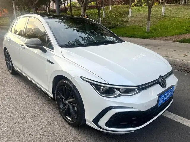 VOLKSWAGEN GOLF R-LINE - СПОРТИВНЫЙ ДИЗАЙН КУЗОВА И СИДЕНИЙ 2021