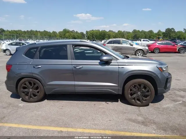 VOLKSWAGEN TAOS SE 2023