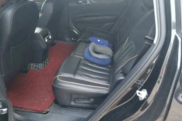 FORD EQUATOR 7-SEAT PREMIUM MODEL 2022