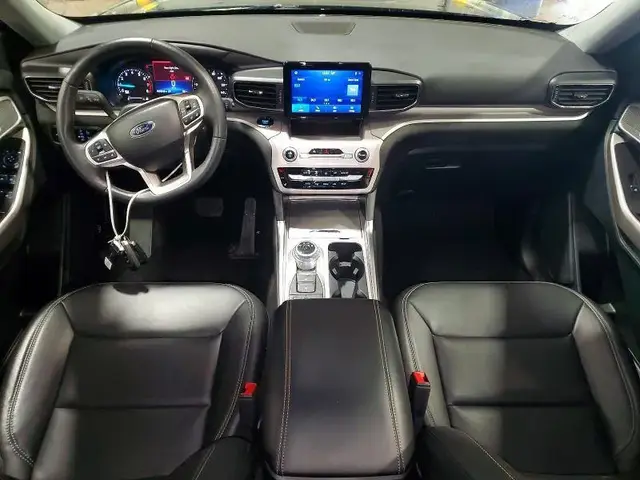 FORD EXPLORER XLT 2024