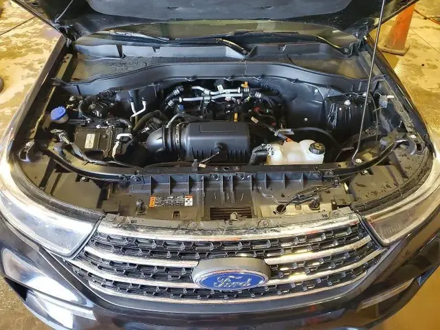 FORD EXPLORER XLT 2024