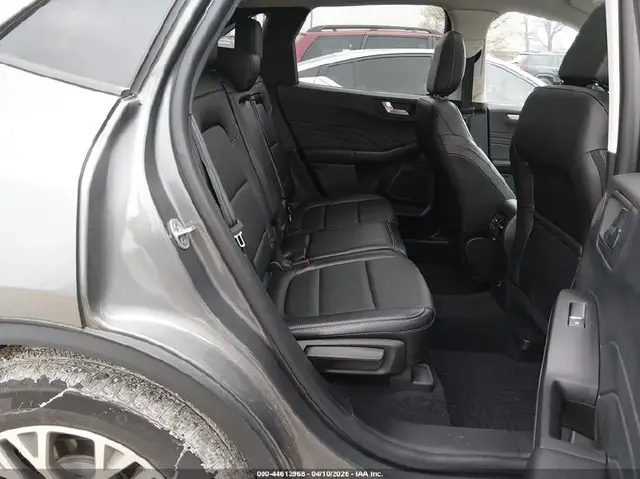 FORD ESCAPE SEL 2022
