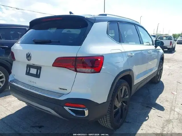 VOLKSWAGEN TAOS SE 2024