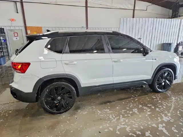 VOLKSWAGEN TAOS SE 2024