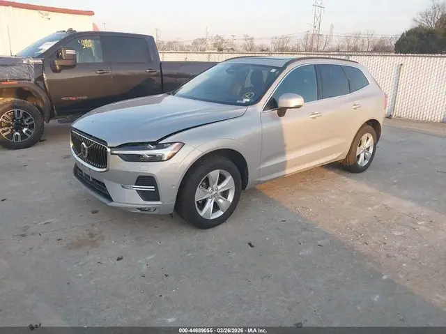 VOLVO XC60 B5 MOMENTUM 2 2022
