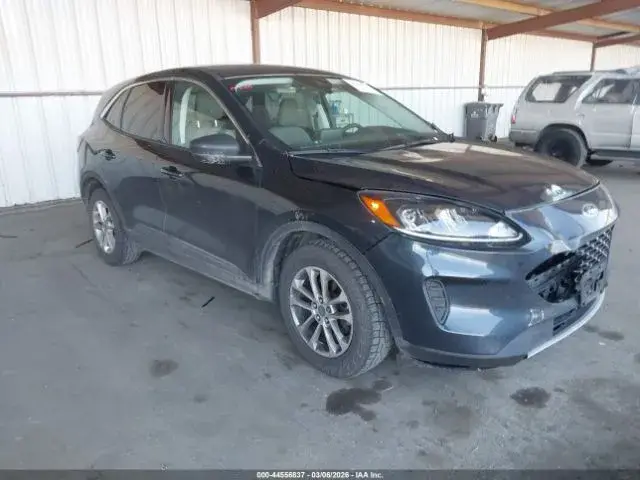 FORD ESCAPE SE 2022