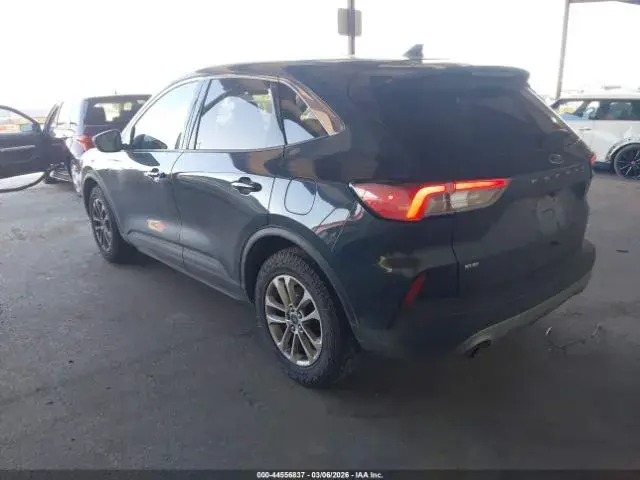 FORD ESCAPE SE 2022