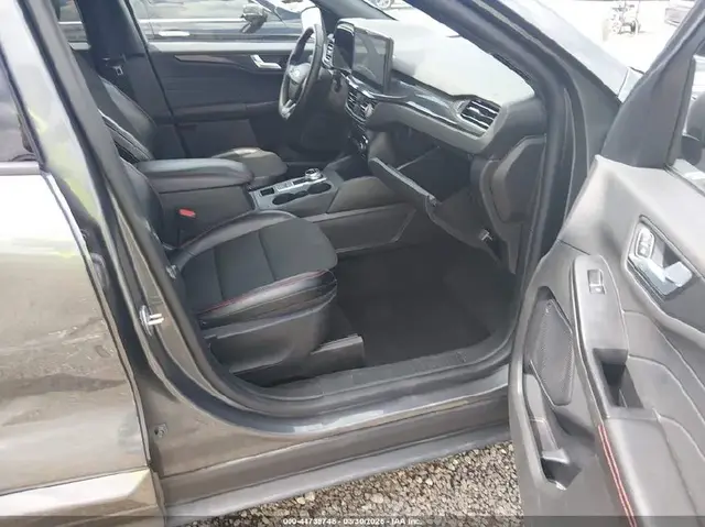 FORD ESCAPE ST 2024