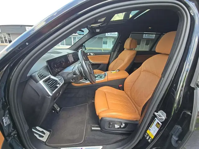 BMW X7 SPORTS ACTIVITY VEHICLE 2023