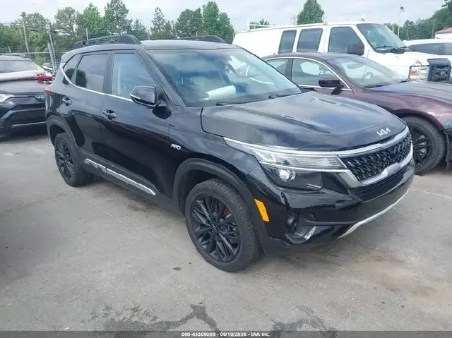 KIA SELTOS NIGHTFALL МОНИТОРИНГ СЛЕПЫХ ЗОН ФУНКЦИЯ УДАЛЕННОГО ЗАПУСКА КЛИМАТ-КОНТРОЛЬ И ДРУГОЕ 2023