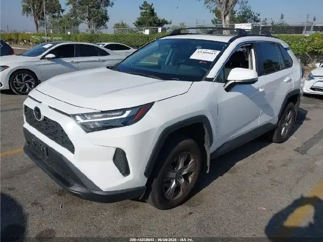 TOYOTA RAV4 XLE 2022