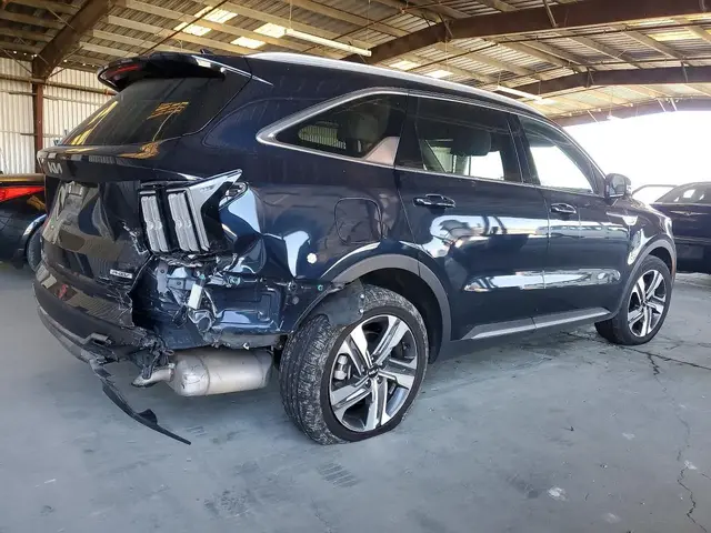 KIA SORENTO КАПИТАНСКИЕ КРЕСЛА (КОМФОРТ БИЗНЕС-КЛАССА) ПАНОРАМНАЯ КРЫША ПРЕМИАЛЬНЫЙ ЗВУК BOSE (12 ДИНАМИКОВ) И О 2023