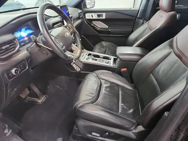 FORD EXPLORER PLATINUM 2023