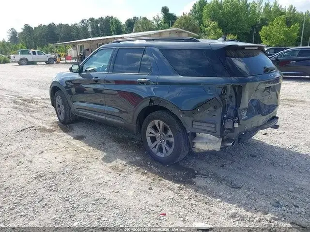 FORD EXPLORER XLT 2022