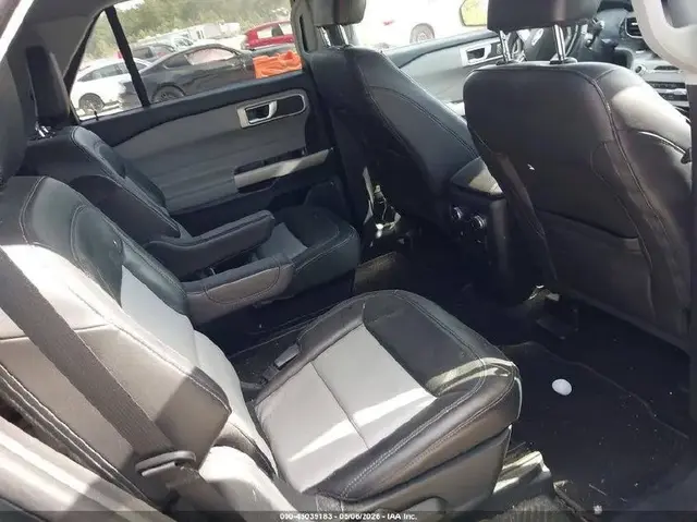 FORD EXPLORER XLT 2022