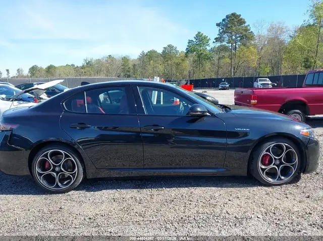 ALFA ROMEO GIULIA VELOCE 2024
