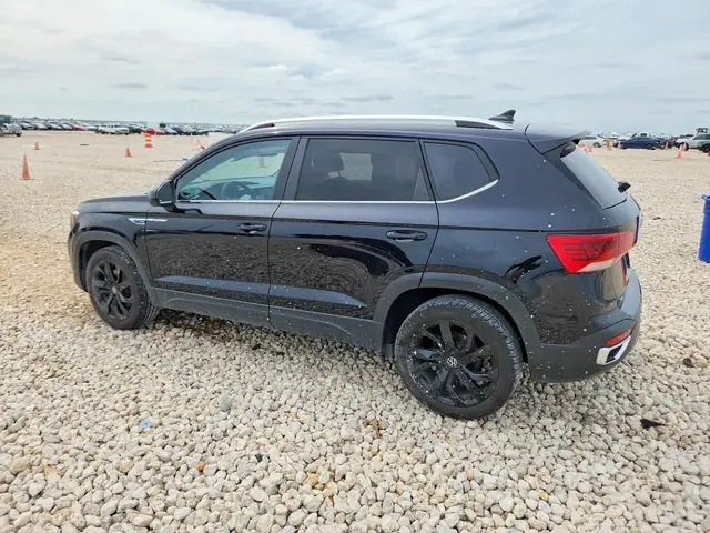 VOLKSWAGEN TAOS SE 2023