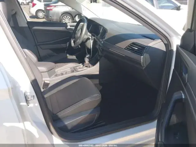 VOLKSWAGEN JETTA SE 2024