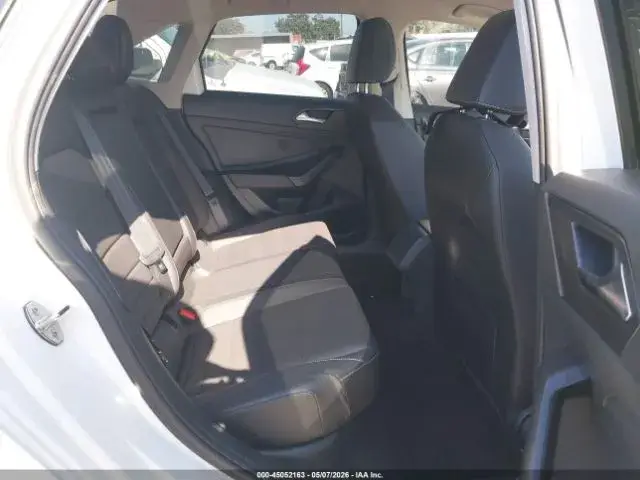 VOLKSWAGEN JETTA SE 2024