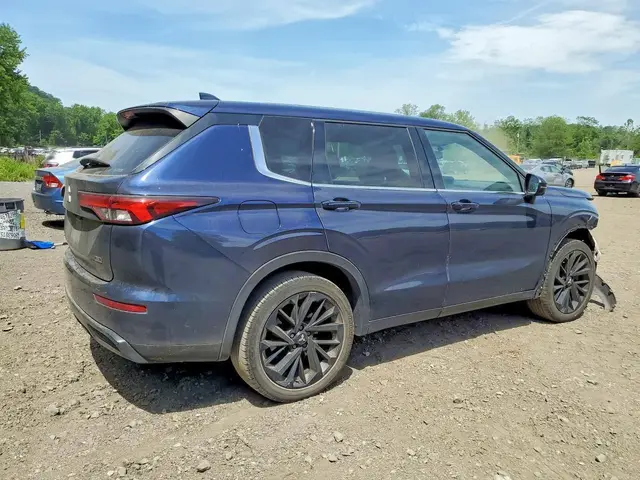 MITSUBISHI OUTLANDER SE 2023