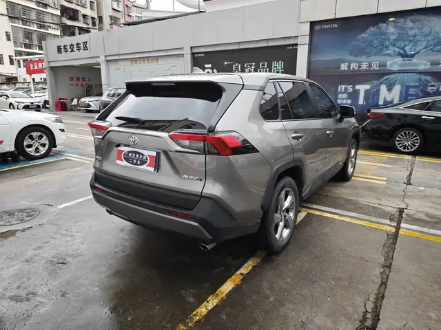 TOYOTA RAV4 2022