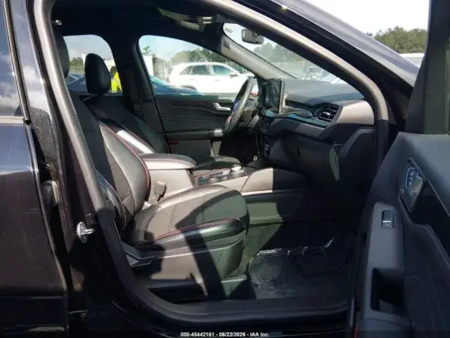 FORD ESCAPE 1.5Л 2023