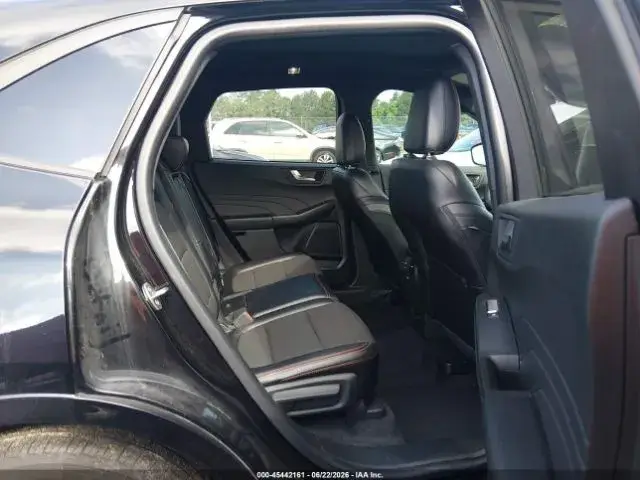 FORD ESCAPE 1.5Л 2023