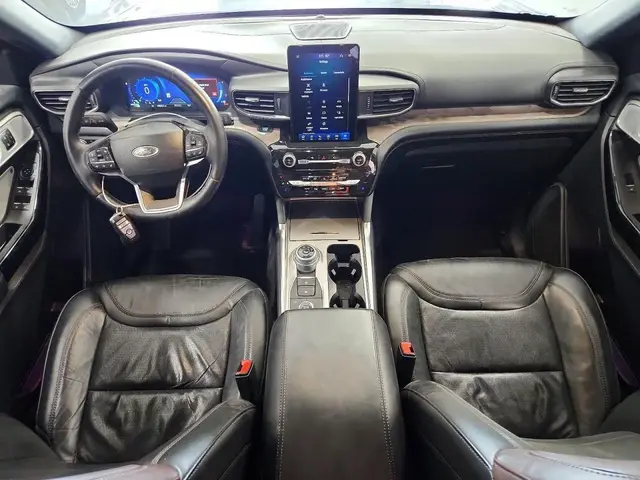 FORD EXPLORER PLATINUM 2023