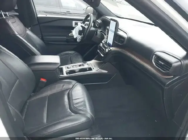 FORD EXPLORER PLATINUM 2022