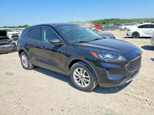 FORD ESCAPE SE 2022