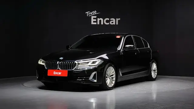 BMW 5 SERIES LUXURY LINE (ПРЕМИАЛЬНЫЕ МАТЕРИАЛЫ МАКСИМУМ ОПЦИЙ) 2022