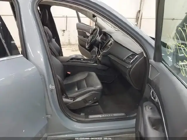 VOLVO XC90 T6 MOMENTUM 2020