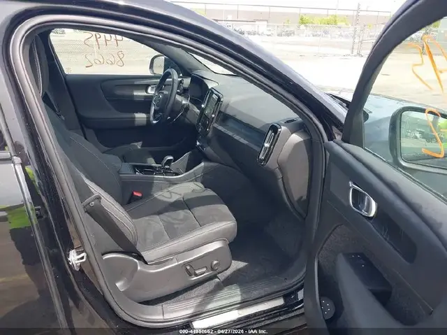 VOLVO XC40 RECHARGE PURE ELECTRIC 2024