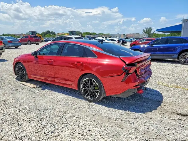 KIA K5 GT 2025