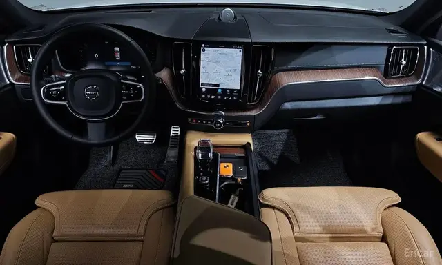 VOLVO XC60 МАКСИМАЛЬНАЯ ВЕРСИЯ ULTIMATE BRIGHT С ПРЕМИАЛЬНЫМ ОСНАЩЕНИЕМ И РАСШИРЕННЫМ ФУНКЦИОНАЛОМ 2023