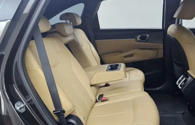 KIA SORENTO IV PRESTIGE (КОЖАНЫЙ САЛОН ЦИФРОВЫЕ ЭКРАНЫ АССИСТЕНТЫ ВОДИТЕЛЯ КЛИМАТ-КОНТРОЛЬ ВЕНТИЛЯЦИЯ И ПОДОГРЕВЫ С 2022