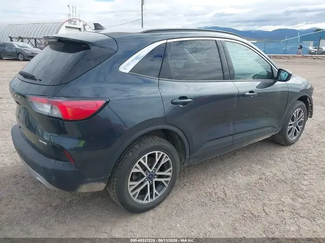 FORD ESCAPE SEL 2022