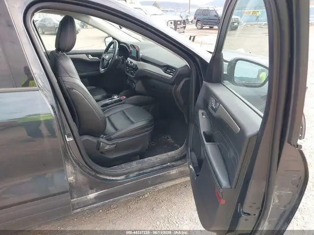 FORD ESCAPE SEL 2022
