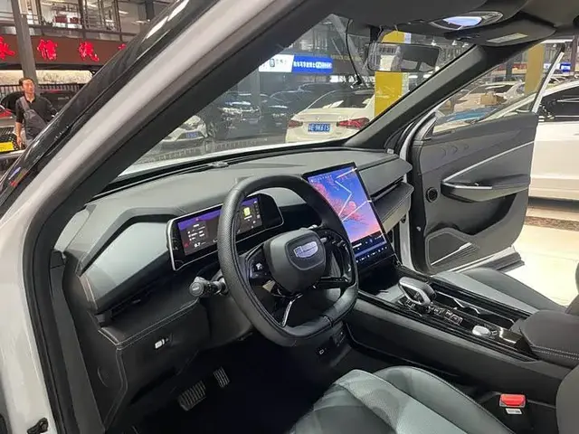 GEELY BOYUE COOL SMART SUPREME EDITION (ПАНОРАМНОЕ ИЗОБРАЖЕНИЕ 360 КРУИЗ-КОНТРОЛЬ ПОДОГРЕВ 1 РЯДА И МНОГОЕ ДРУГОЕ) 2023