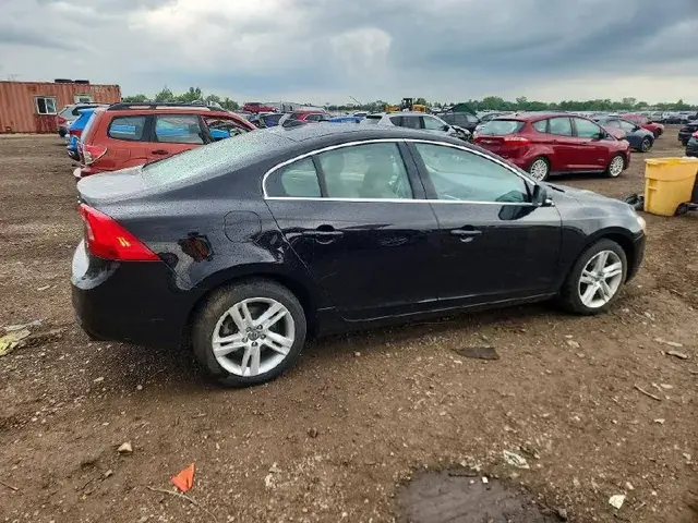 VOLVO S60 II 2015