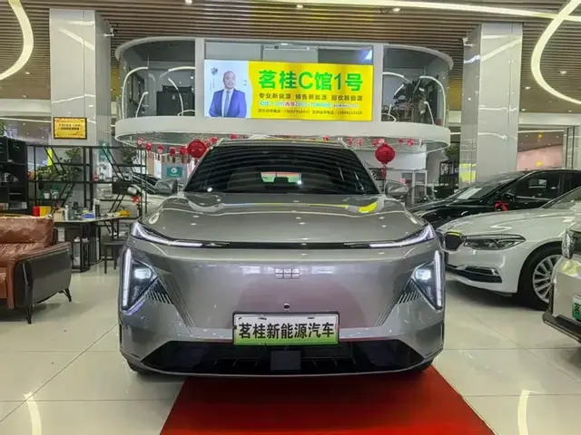 GEELY L7 2023