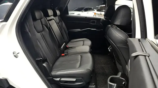 KIA SORENTO NOBLESSE ЭТО ЗОЛОТАЯ СЕРЕДИНА (БОГАТАЯ ПРЕДТОПОВАЯ ВЕРСИЯ) 2023