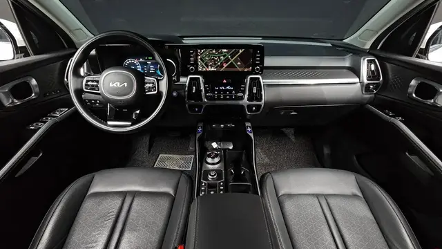 KIA SORENTO NOBLESSE ЭТО ЗОЛОТАЯ СЕРЕДИНА (БОГАТАЯ ПРЕДТОПОВАЯ ВЕРСИЯ) 2023