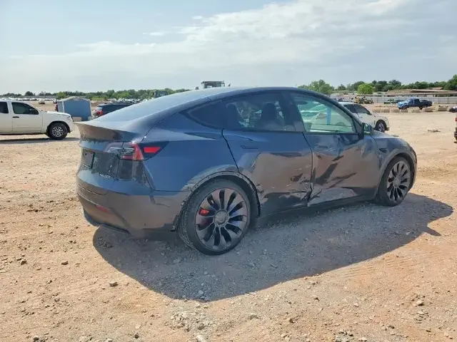 TESLA MODEL Y PERFORMANCE 2024