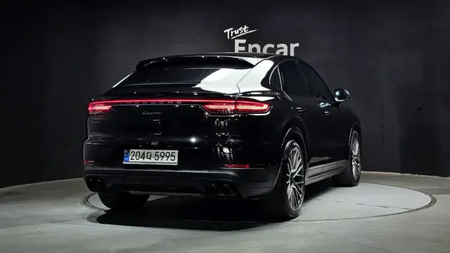 PORSCHE CAYENNE COUPE 2023