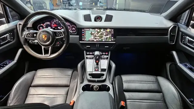 PORSCHE CAYENNE COUPE 2023